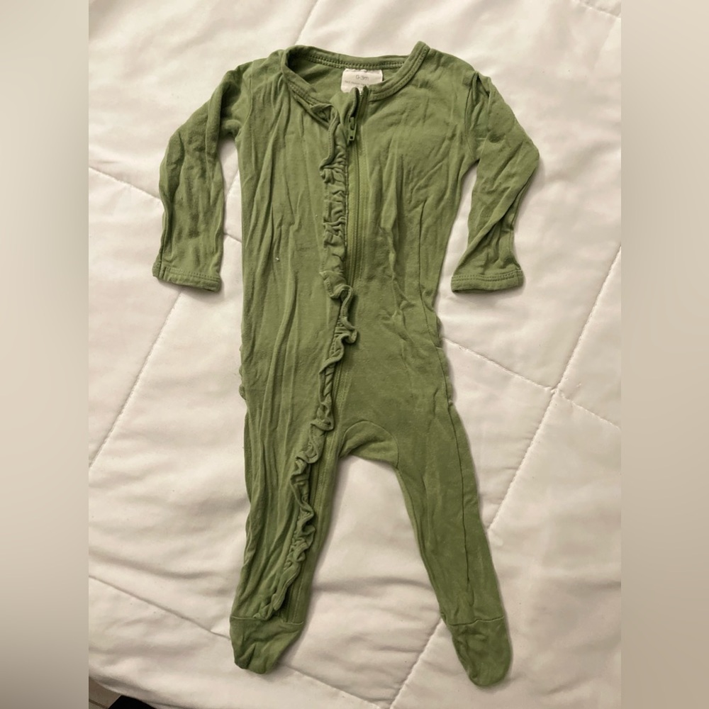 SpearmintLOVE Ruffle footie